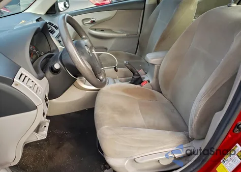 2013 Toyota Corolla Base z USA, uszkodzony, nr VIN 2T1BU4EE8DC008156